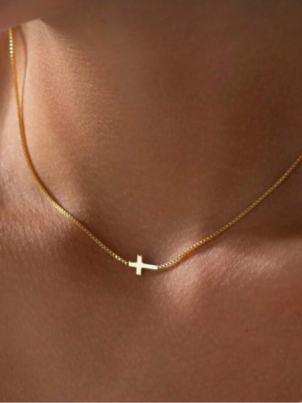Elegant Gold Cross Necklace M566